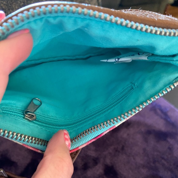 Aeropostale 2012 floral wristlet - Picture 3 of 6